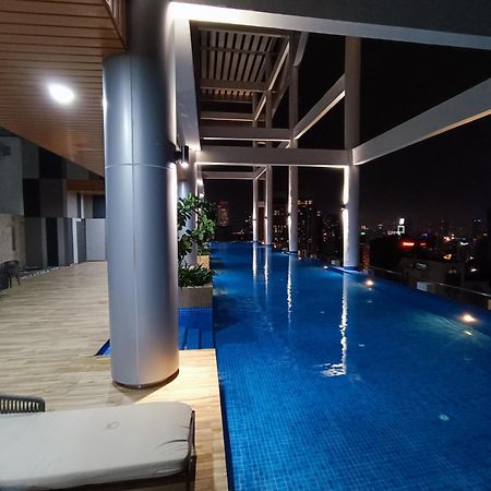 Lx 39A Balcony Klcc View 1 Bedroom Infinity Pool Kuala Lumpur Esterno foto