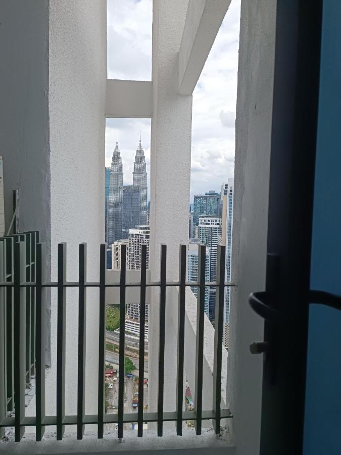 Lx 39A Balcony Klcc View 1 Bedroom Infinity Pool Kuala Lumpur Esterno foto