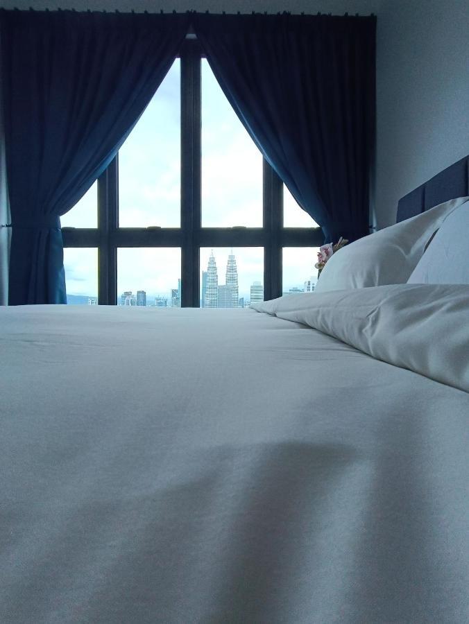 Lx 39A Balcony Klcc View 1 Bedroom Infinity Pool Kuala Lumpur Esterno foto